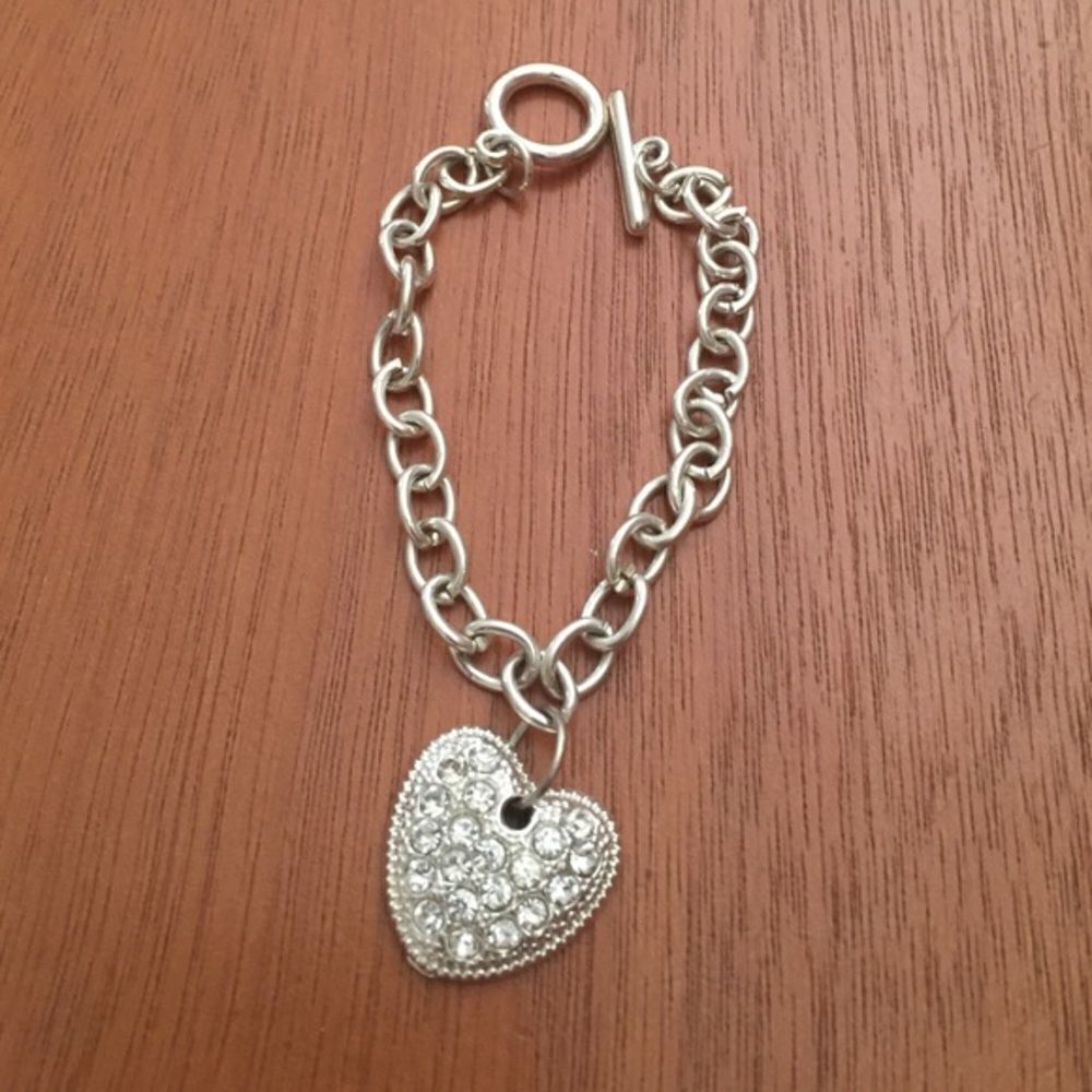 🎉1 hr sale🎉Heart bracelet❤️
